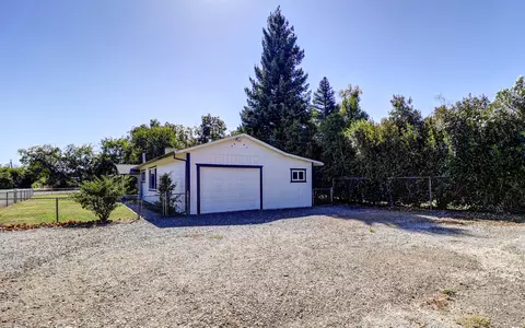 Exterior - 7924 Greenfield St, Redding, CA 96002 photo 3 of 6