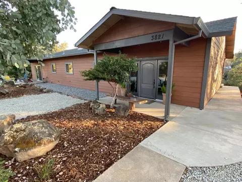 3821 Pebble Dr, Redding, CA 96001