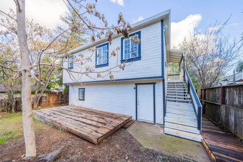 1243 Walnut Ave, Redding, CA 96001