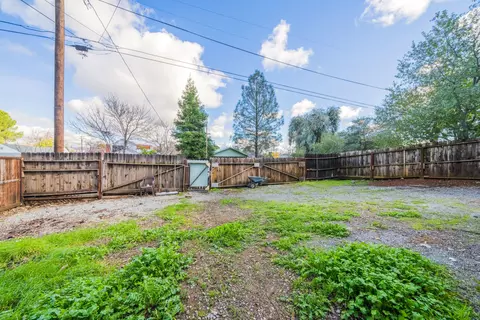 1243 Walnut Ave, Redding, CA 96001 photo 22
