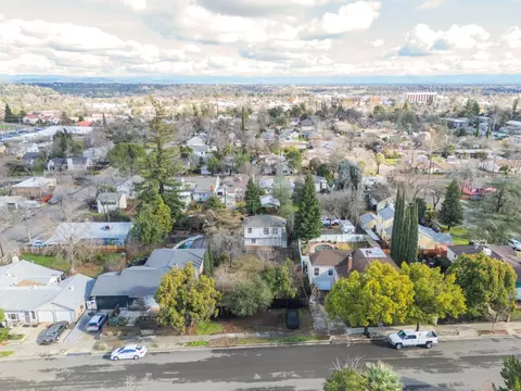 1243 Walnut Ave, Redding, CA 96001 photo 32