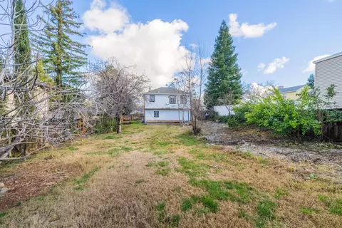 1243 Walnut Ave, Redding, CA 96001 photo 29