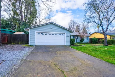 229 Newport Dr, Redding, CA 96001