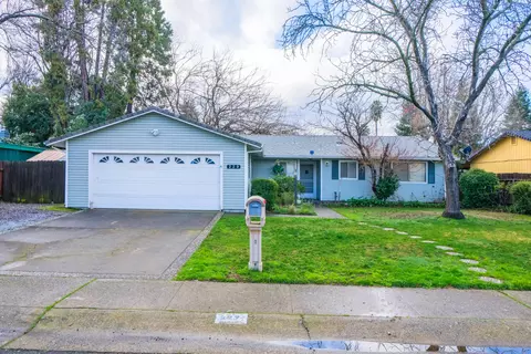 229 Newport Dr, Redding, CA 96001 photo 2