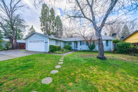 229 Newport Dr, Redding, CA 96001 photo 3