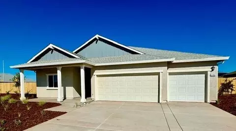2702 Lawn Ln, Redding, CA 96002