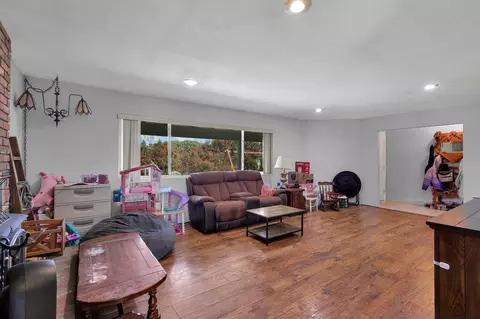 Living - 14185 Trinity Ave, Red Bluff, CA 96080 photo 1 of 2
