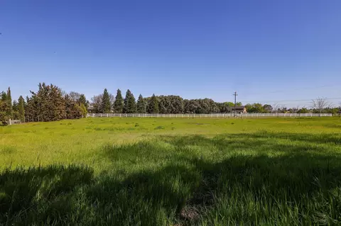 Exterior - 14185 Trinity Ave, Red Bluff, CA 96080 photo 8 of 11