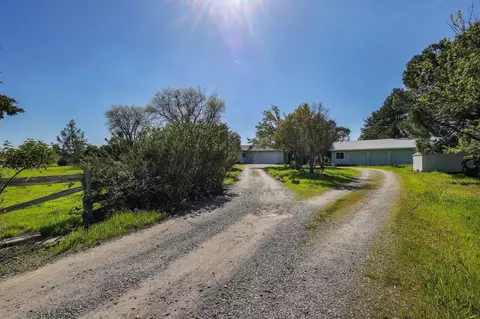 Exterior - 14185 Trinity Ave, Red Bluff, CA 96080 photo 10 of 11