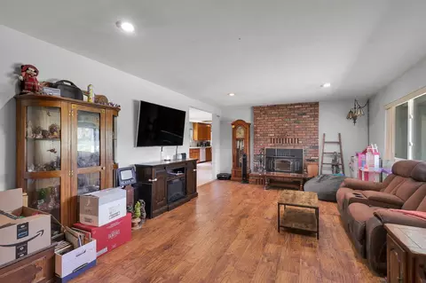 Living - 14185 Trinity Ave, Red Bluff, CA 96080 photo 2 of 2