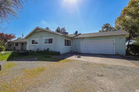 Exterior - 14185 Trinity Ave, Red Bluff, CA 96080 photo 2 of 11