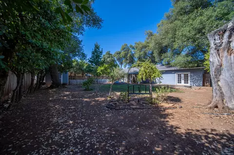 1047 Ledell Dr, Redding, CA 96002 photo 18