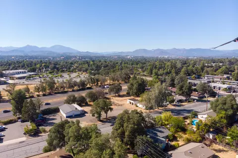 1047 Ledell Dr, Redding, CA 96002 photo 25
