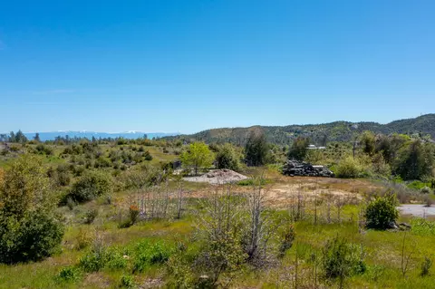 10075 Victoria Dr, Redding, CA 96001 photo 8