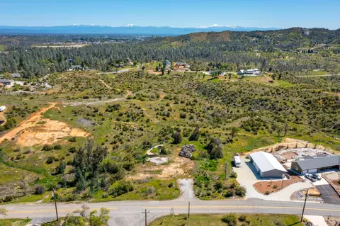 10075 Victoria Dr, Redding, CA 96001 photo 3