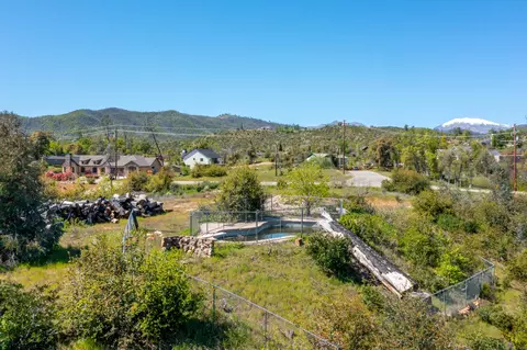 10075 Victoria Dr, Redding, CA 96001 photo 5