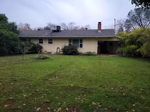 Exterior - 1893 Lindeena Ln, Redding, CA 96002 photo 7 of 9