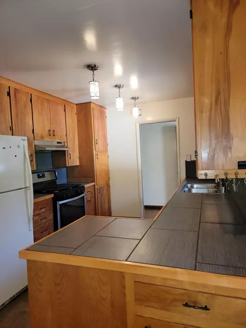 Kitchen - 1893 Lindeena Ln, Redding, CA 96002 photo 2 of 3