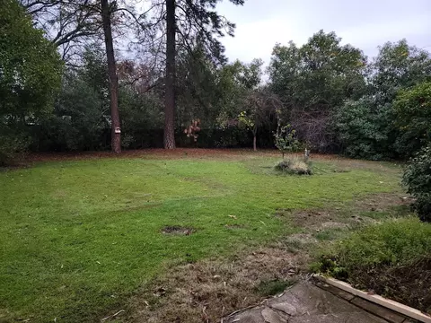 Exterior - 1893 Lindeena Ln, Redding, CA 96002 photo 8 of 9