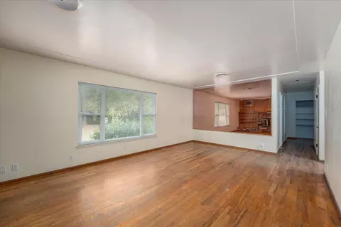 Living - 1893 Lindeena Ln, Redding, CA 96002 photo 3 of 3