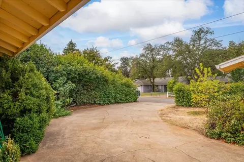 Exterior - 1893 Lindeena Ln, Redding, CA 96002 photo 3 of 9