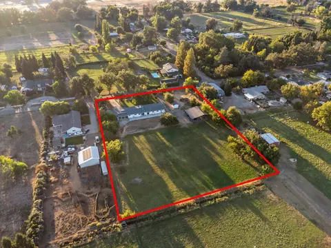 View/Area - 8185 Green Acres Ln, Redding, CA 96002 photo 1 of 4