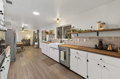 Kitchen - 8185 Green Acres Ln, Redding, CA 96002 photo 2 of 2