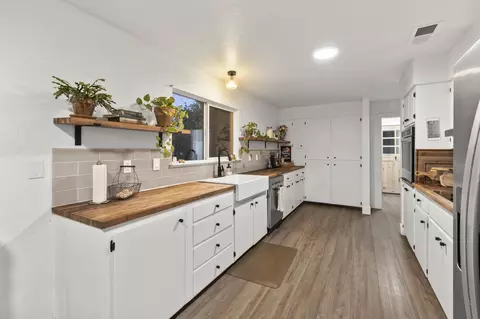 Kitchen - 8185 Green Acres Ln, Redding, CA 96002 photo 1 of 2