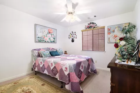Bedroom - 3276 Middleton Ln, Redding, CA 96002 photo 3 of 5