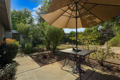 Exterior - 3276 Middleton Ln, Redding, CA 96002 photo 6 of 9