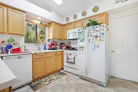 Kitchen - 3276 Middleton Ln, Redding, CA 96002 photo 1 of 2