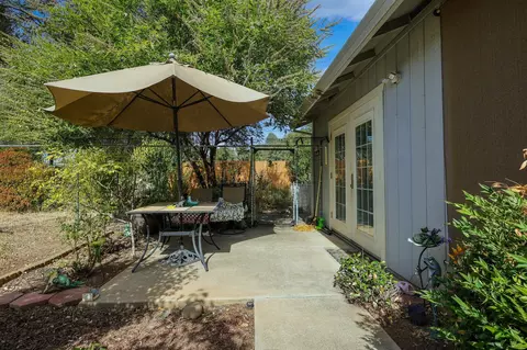 Exterior - 3276 Middleton Ln, Redding, CA 96002 photo 5 of 9