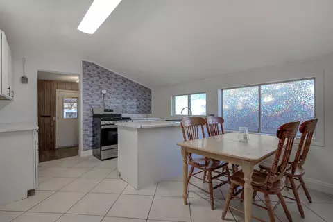 1558 Willis St, Redding, CA 96001 photo 13