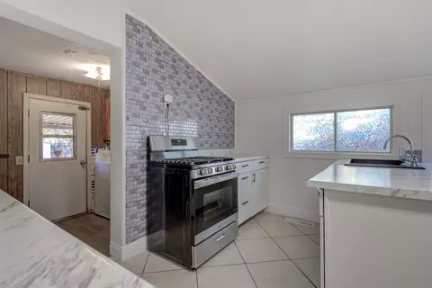 1558 Willis St, Redding, CA 96001 photo 14