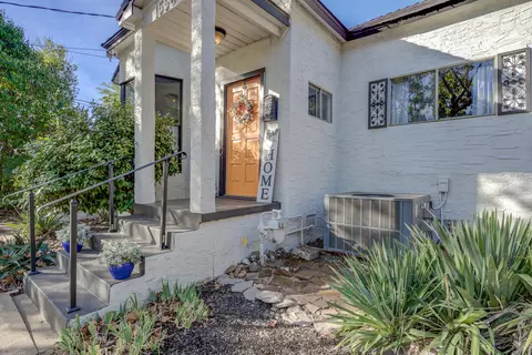 1558 Willis St, Redding, CA 96001