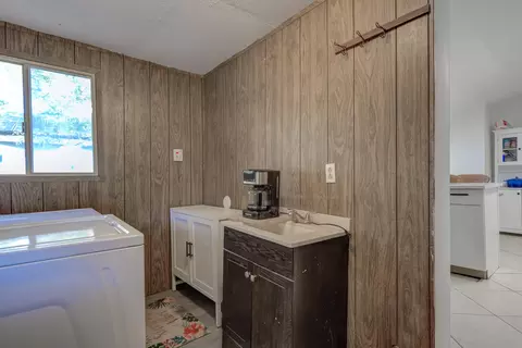 1558 Willis St, Redding, CA 96001 photo 19