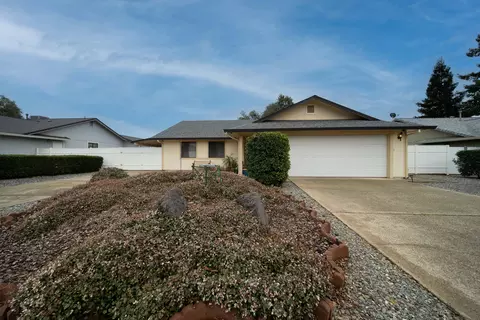 3629 Silverwood St, Redding, CA 96002