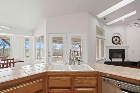 Kitchen - 2991 Forest Hills Dr, Redding, CA 96002 photo 3 of 4