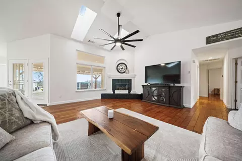 Living - 2991 Forest Hills Dr, Redding, CA 96002 photo 2 of 3