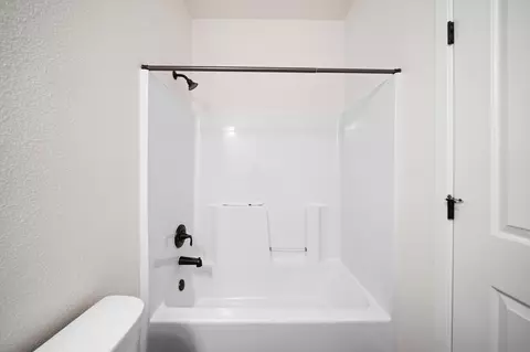 Bath - 2991 Forest Hills Dr, Redding, CA 96002 photo 9 of 9