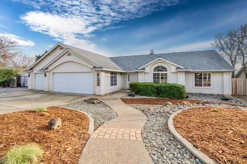 2991 Forest Hills Dr, Redding, CA 96002
