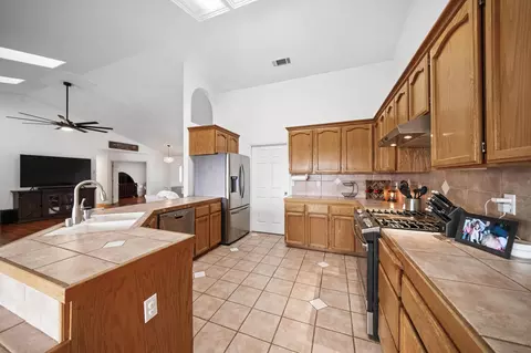 Kitchen - 2991 Forest Hills Dr, Redding, CA 96002 photo 2 of 4