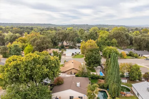 View/Area - 7078 Creekside St, Redding, CA 96001 photo 6 of 10