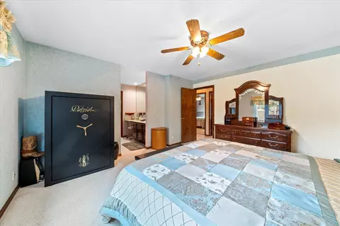 Bedroom - 7078 Creekside St, Redding, CA 96001 photo 2 of 6