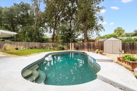 Exterior - 7078 Creekside St, Redding, CA 96001 photo 7 of 14