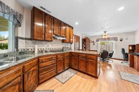 Kitchen - 7078 Creekside St, Redding, CA 96001 photo 5 of 5