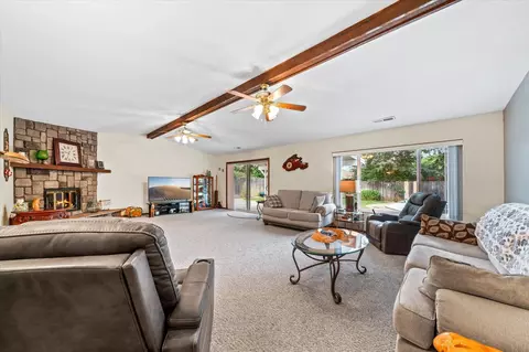Living - 7078 Creekside St, Redding, CA 96001 photo 1 of 3