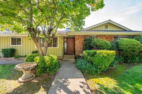 1914 Garden Ave, Redding, CA 96001