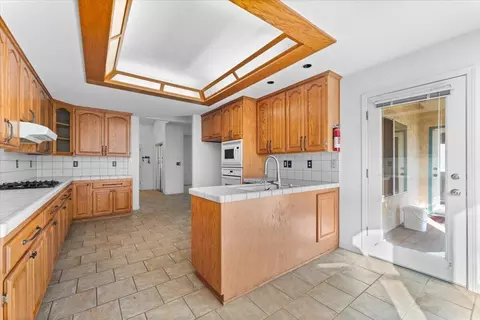 Kitchen - 21235 Albatross Way, Redding, CA 96003 photo 4 of 4