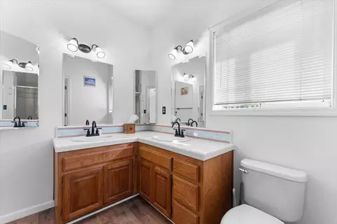 Bath - 21235 Albatross Way, Redding, CA 96003 photo 1 of 4